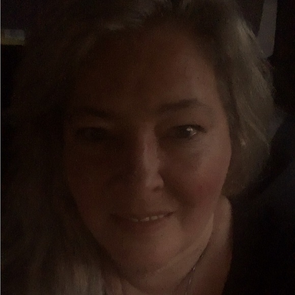 Meet your Posher, Louise - Picture 1 of 1